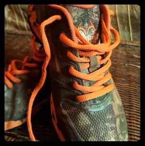 RealTree camo hiking shoes (men's size 8M)